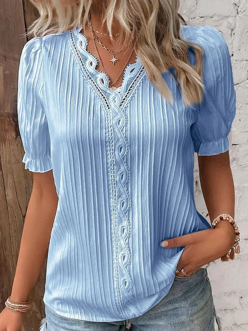 Valorine™ |  – Feminin topp med spetsdetaljer