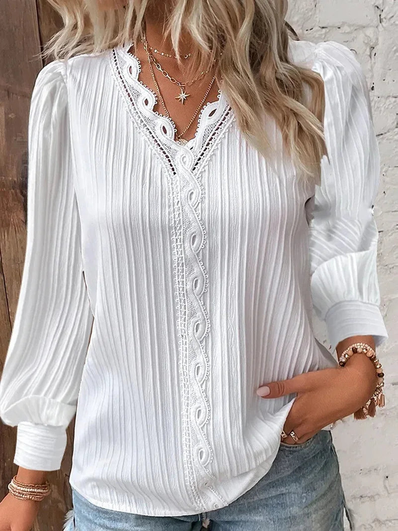 Valorine™ | Selvie – Blus med spetskant och veck