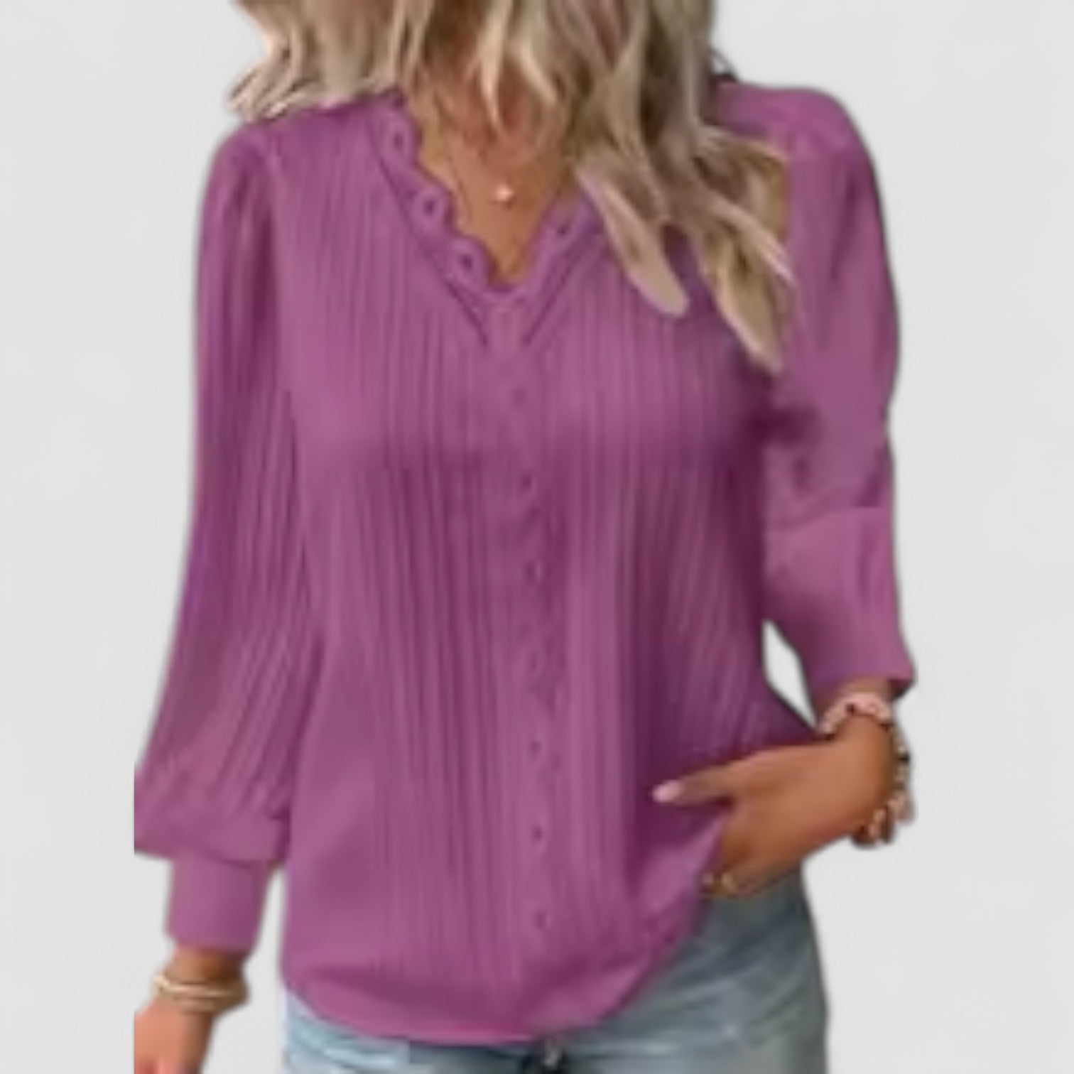 Valorine™ | Selvie – Blus med spetskant och veck