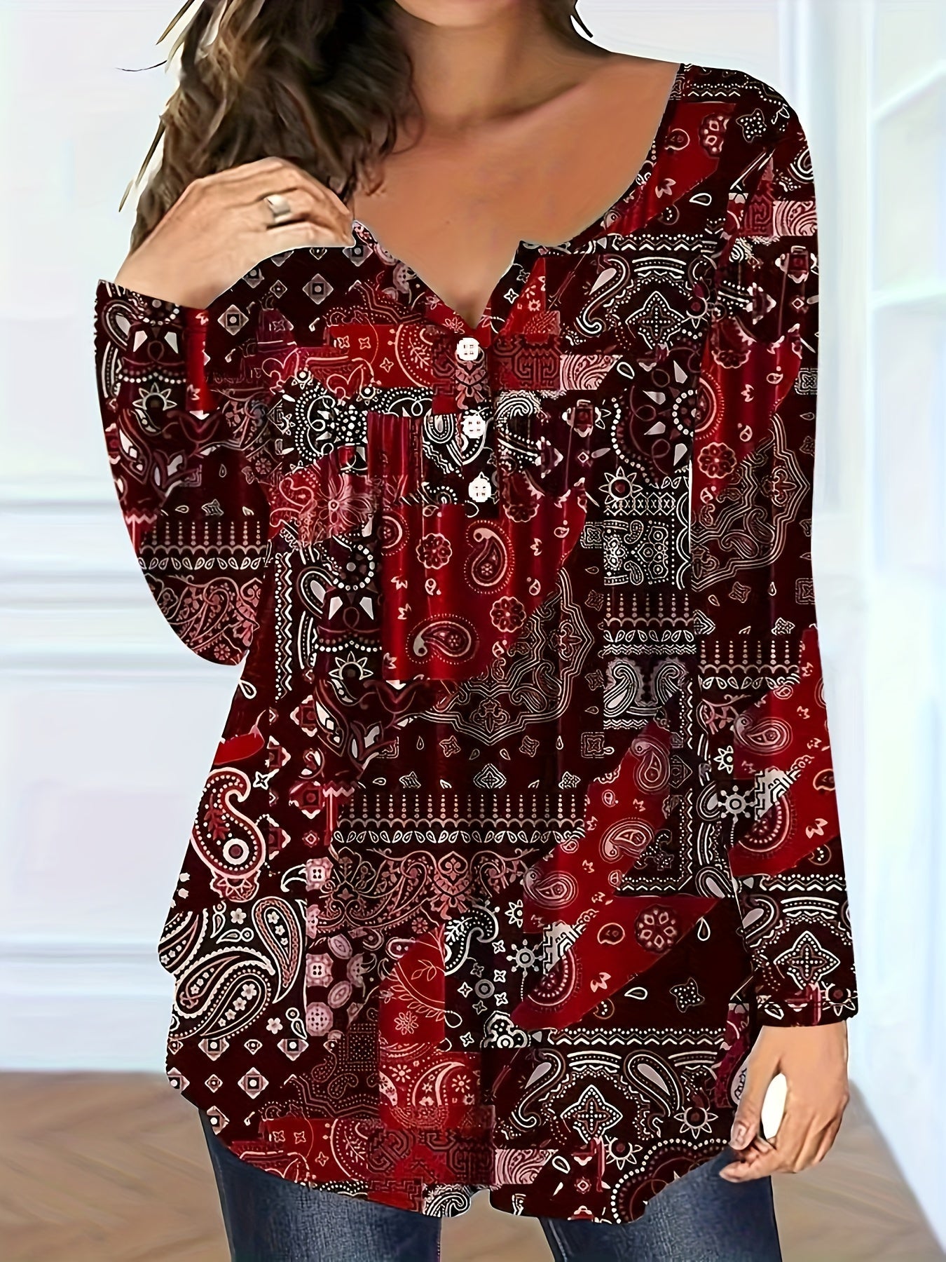 Valorine™ | Elegant lös v-ringad blus i plusstorlek