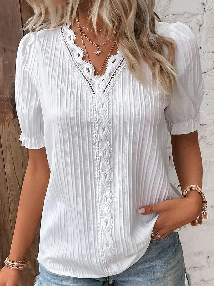 Valorine™ |  – Feminin topp med spetsdetaljer
