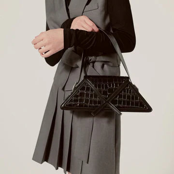 Valorine™ | Lucia